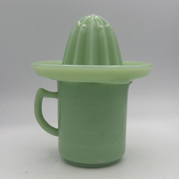 Cream Dove Manufactures Other - VINTAGE Cream Dove Mfg. Co. measuring cup GREEN JADEITE Green JUICER RARE MCM